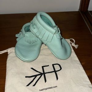 Freshly Picked Teal Moccasins size 5